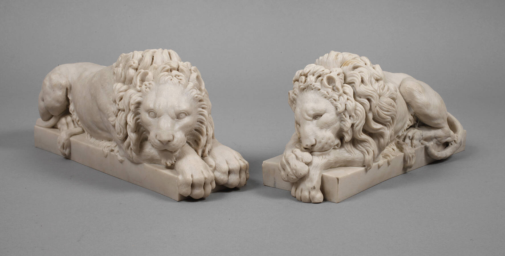 Veilleux, zwei liegende Löwen