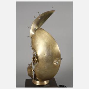 Installation als beleuchteter Roboterkopf