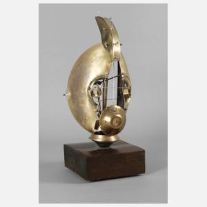 Installation als beleuchteter Roboterkopf