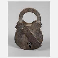 Spätbarockes Vorhängeschloss111