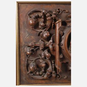 Geschnitztes Wandrelief