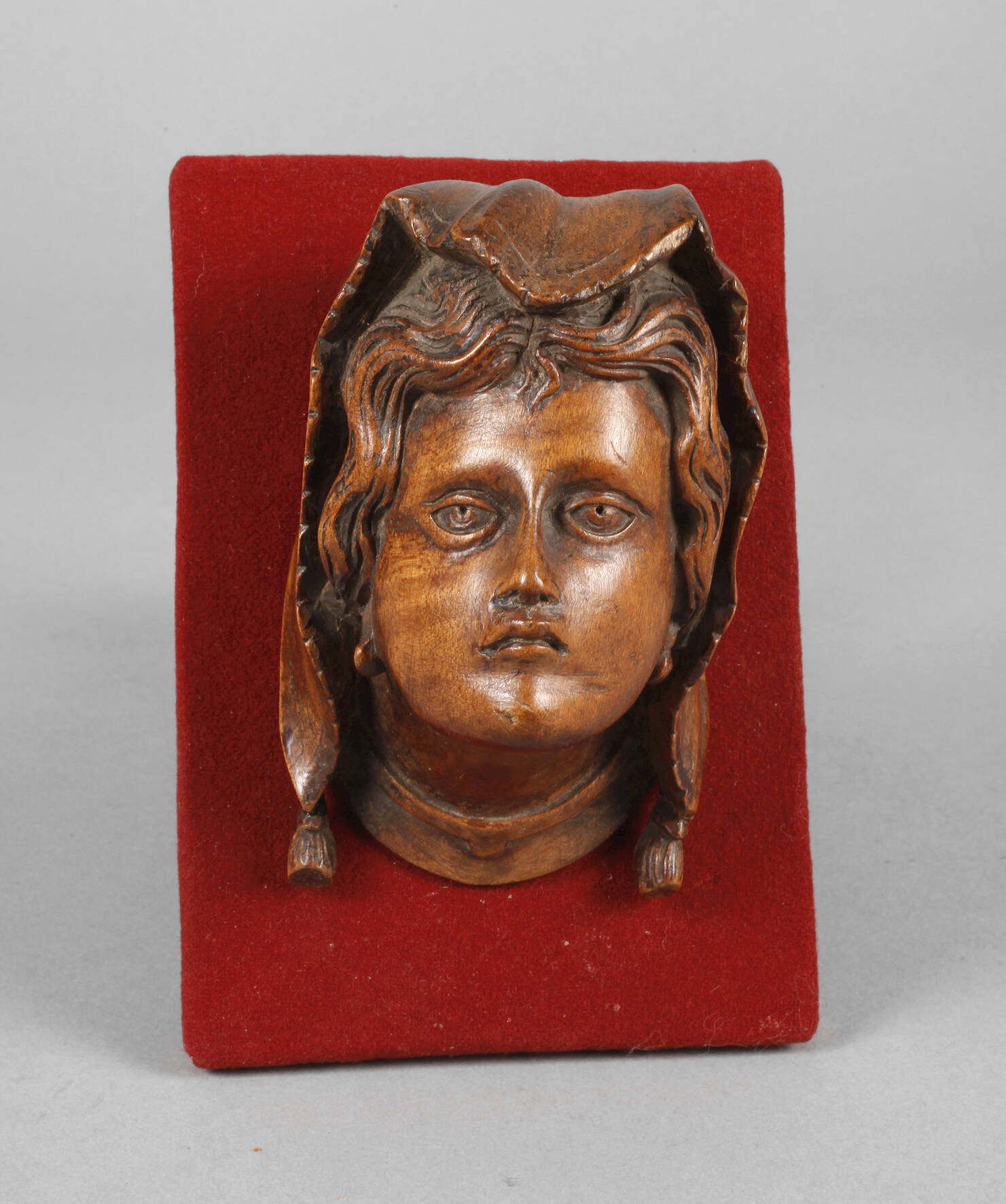 Figürliche Schnitzerei