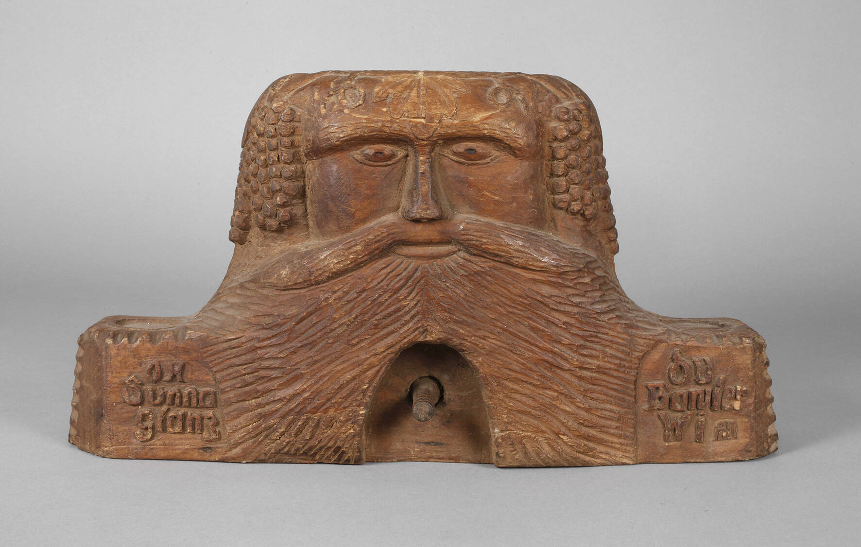 Geschnitzter Fassriegel