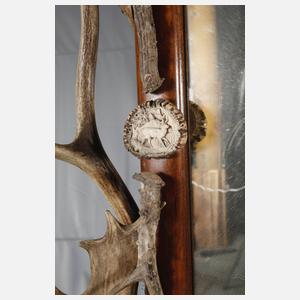 Übergroßer jagdlicher Wandspiegel