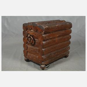 Jagdliche Deckeltruhe