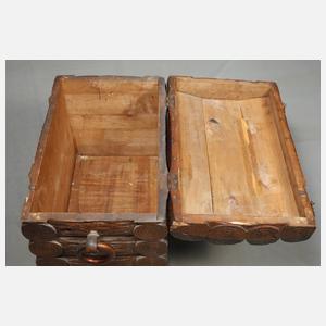 Jagdliche Deckeltruhe