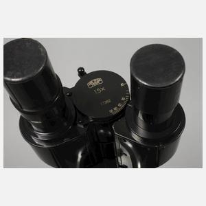 Großes Mikroskop im Kasten