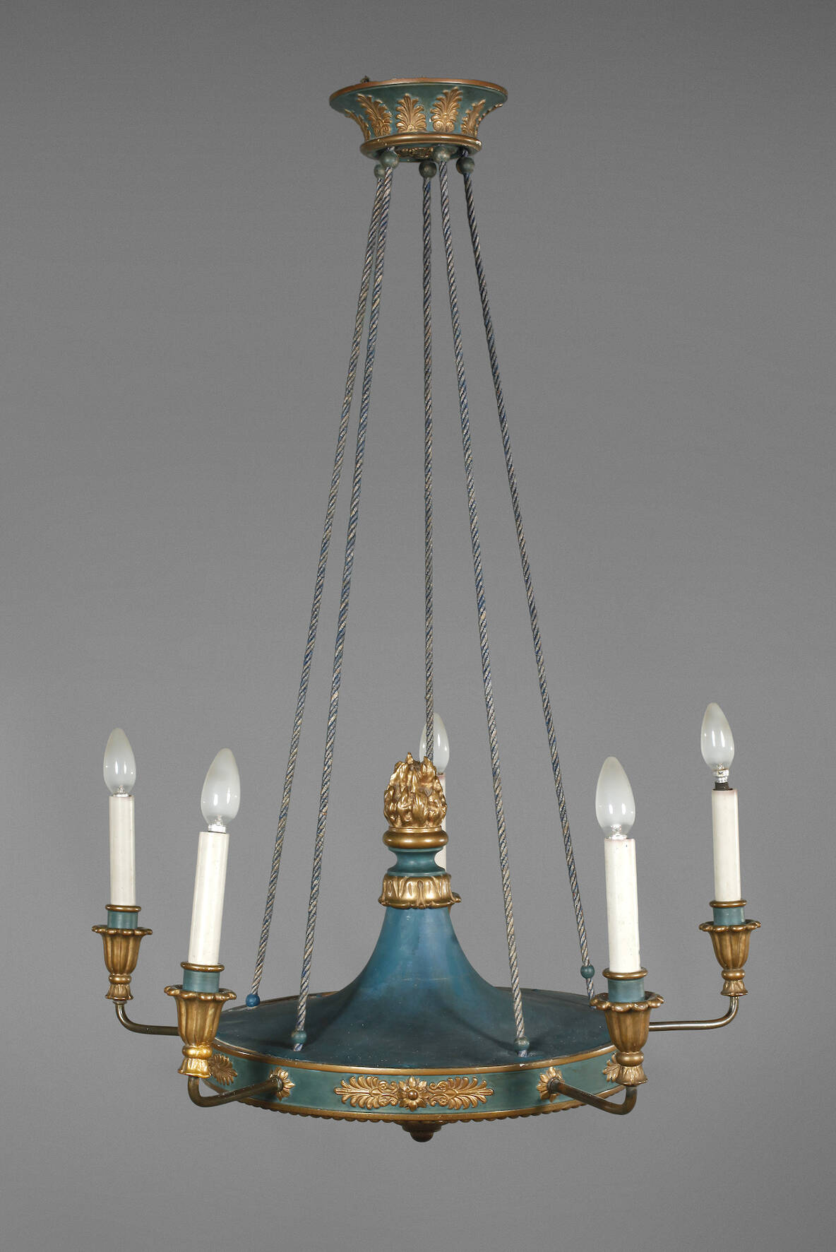 Klassizistischer Deckenleuchter