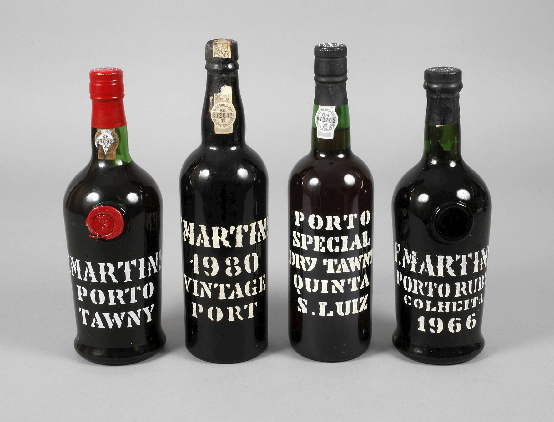 Vier Flaschen Portwein