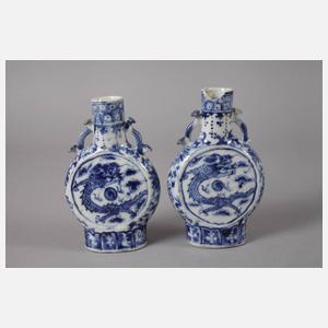 Drei Pilgerflaschen China