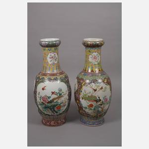 Zwei Bodenvasen China