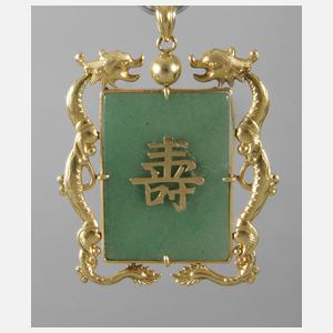 Goldanhänger mit Jade