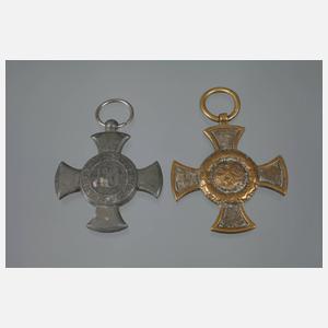 Zwei Verdienstkreuze
