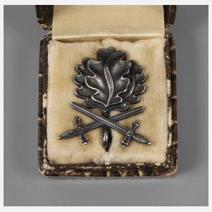 Eichenlaub mit Schwertern