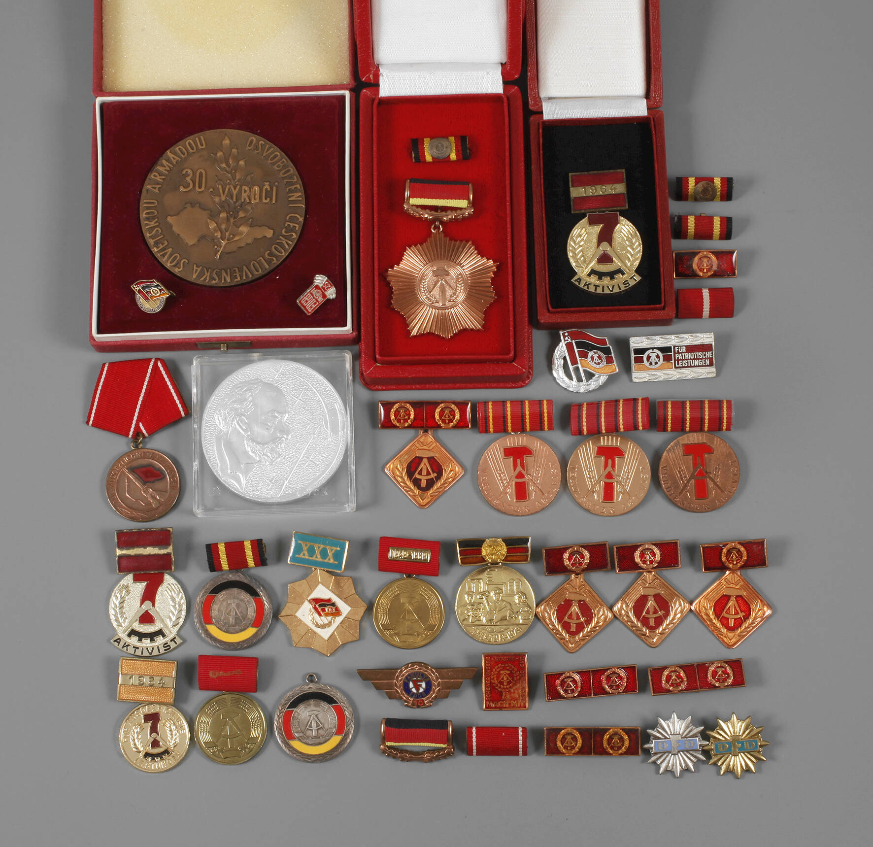 Konvolut DDR-Auszeichnungen