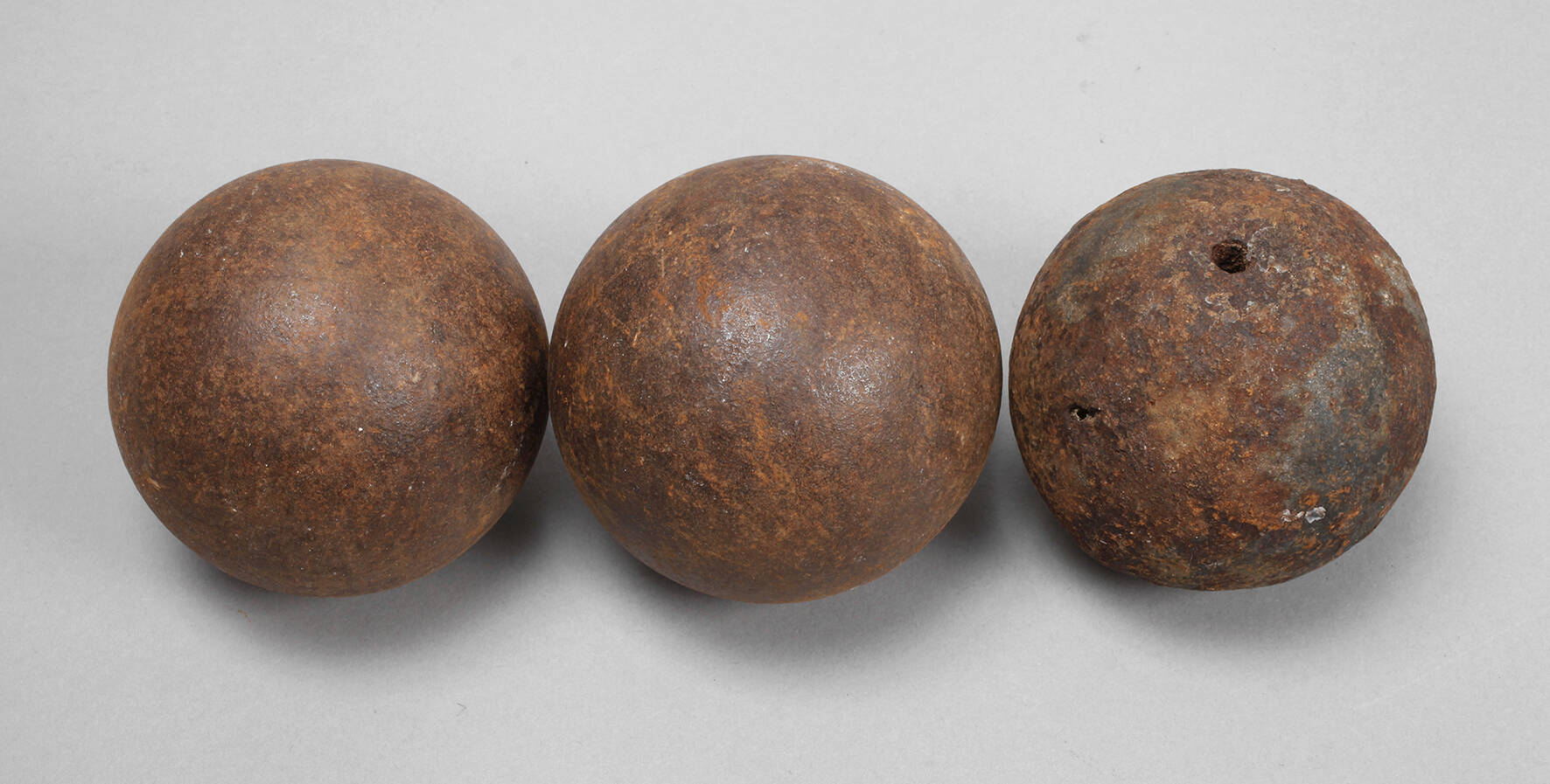 Drei Kanonenkugeln