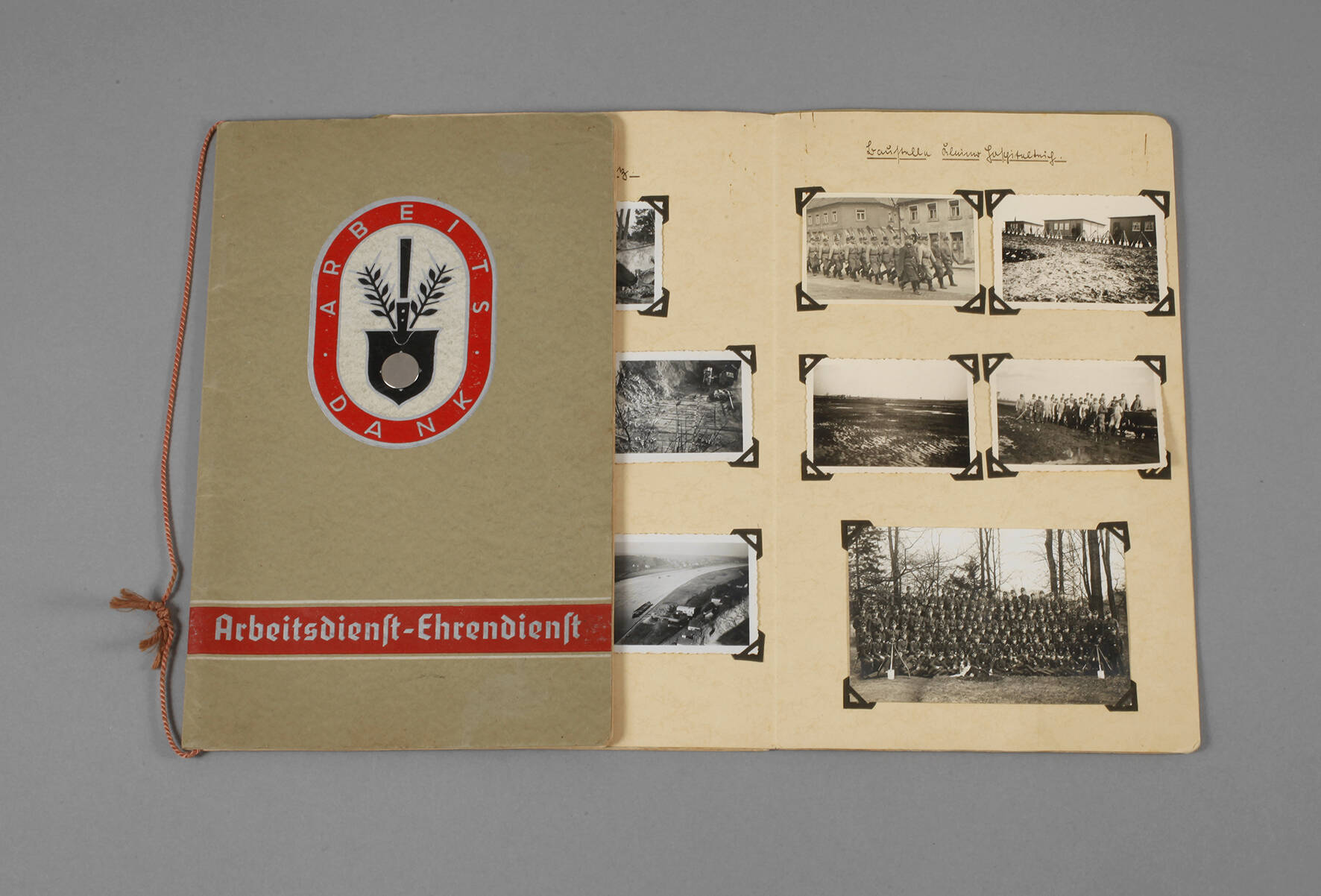 Zwei Alben Reichsarbeitsdienst