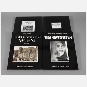 Vier Fotobände