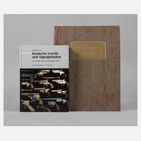 Zwei Bücher zu Handfeuerwaffen111