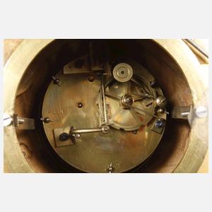 Figurenpendule Bronze