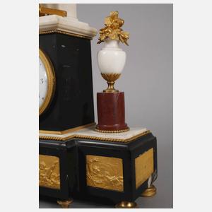 Klassizistische Figurenpendule