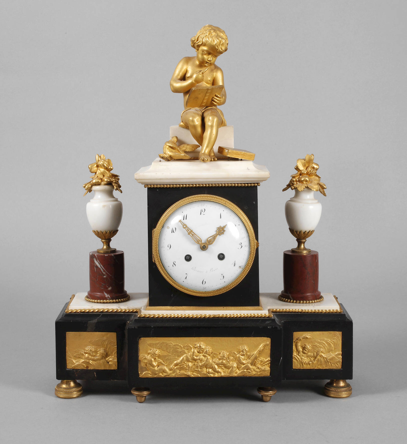 Klassizistische Figurenpendule