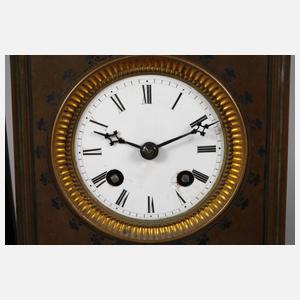 Klassizistische Figurenpendule Bronze