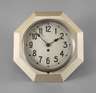 Wanduhr Adolf Loos