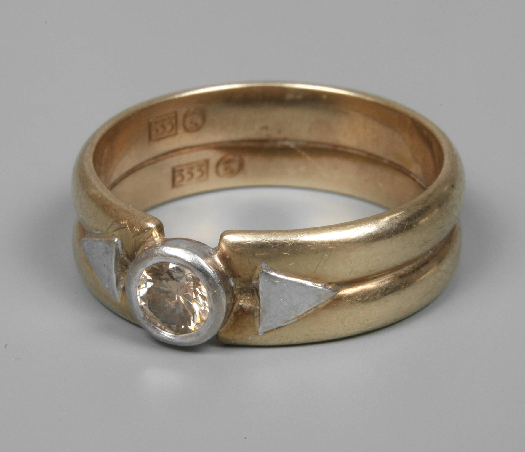 Damenring mit einem Brillanten