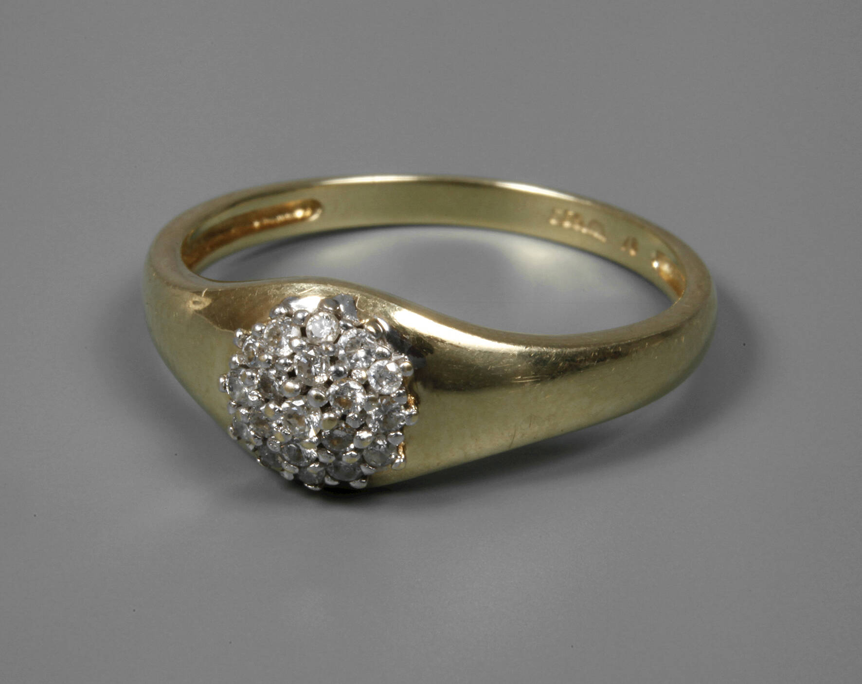 Damenring mit Brillanten