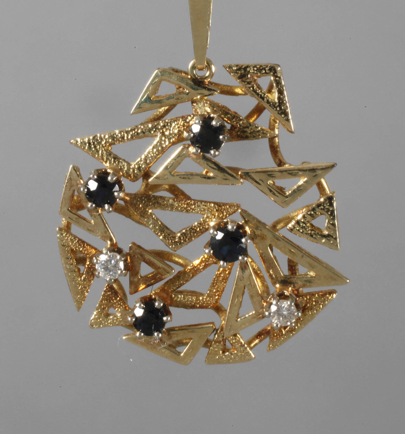 Anhänger mit Brillanten und Saphiren