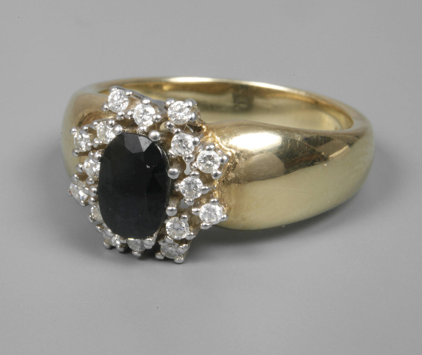 Damenring mit Saphir und Brillanten