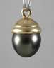 Anhänger mit grauer Perle