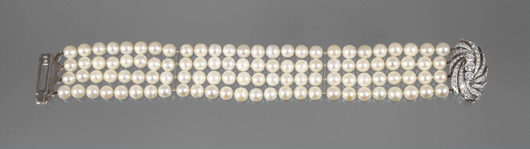 Hochwertiges Perlenarmband