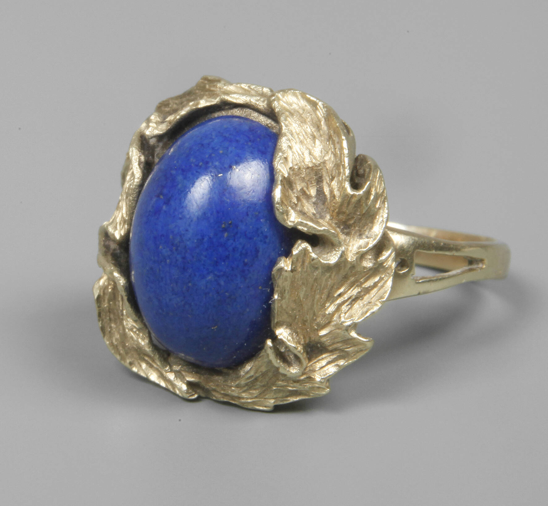 Damenring mit Lapislazuli