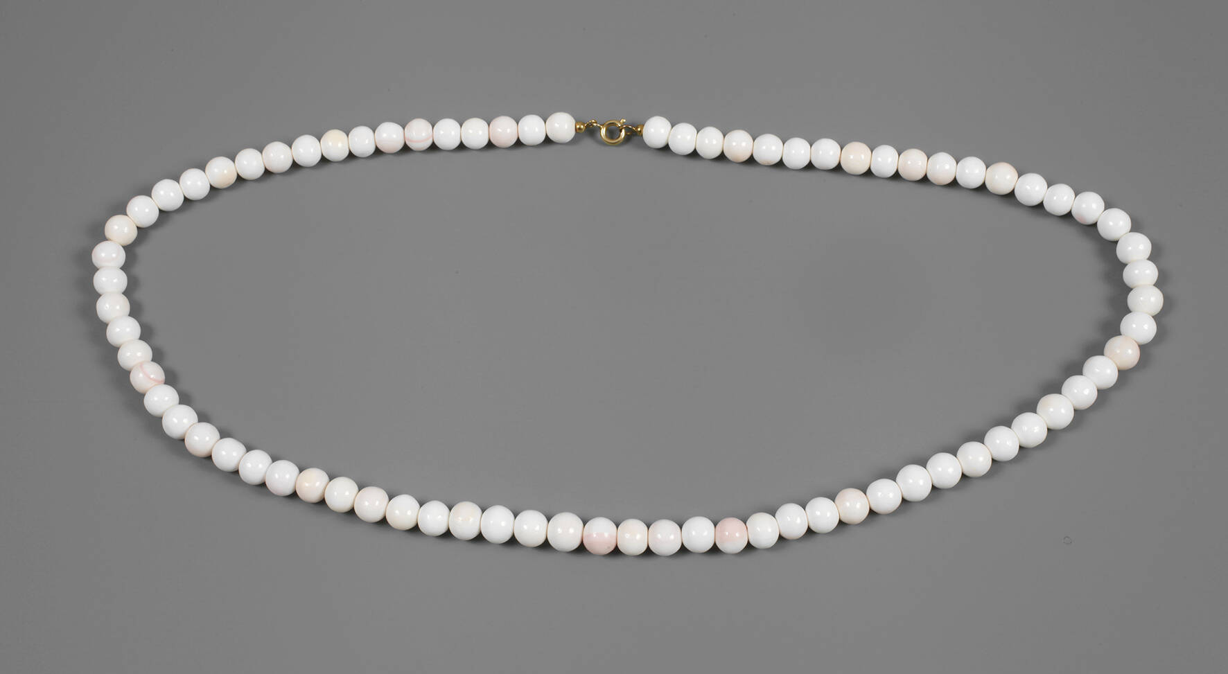 Kette Engelshautkoralle