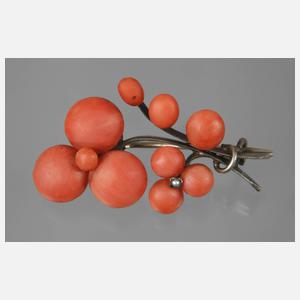 Brosche mit Korallen