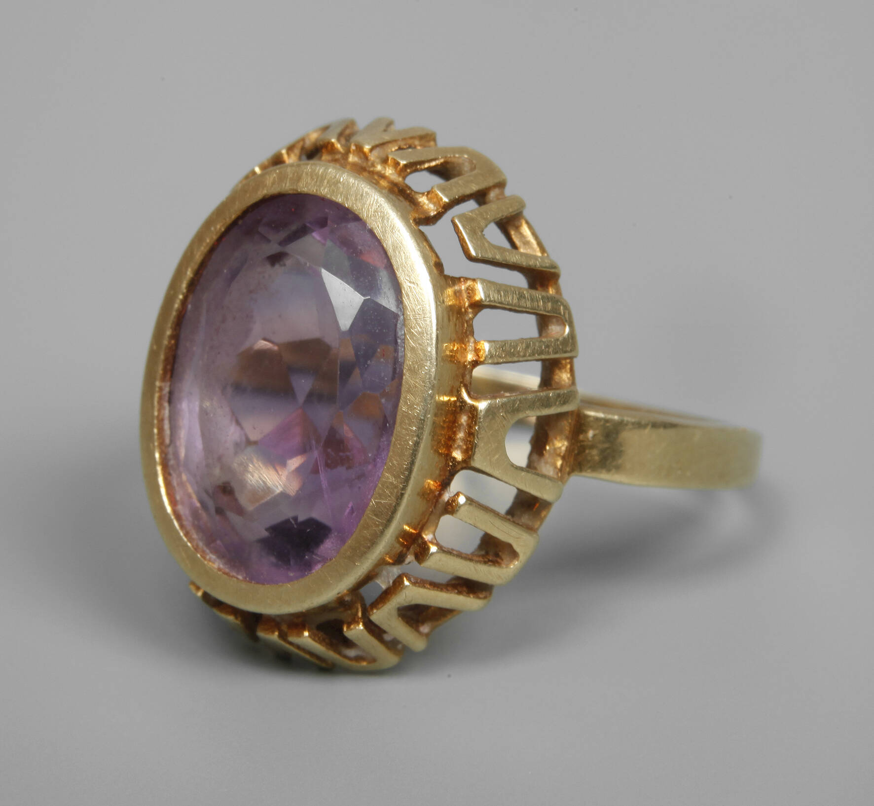 Damenring mit Amethyst