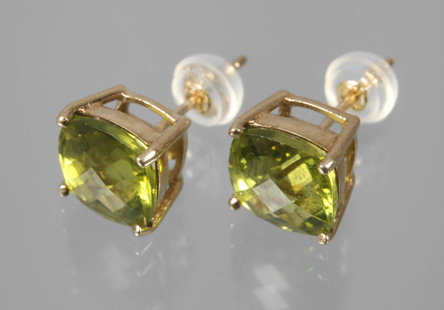Ohrstecker mit Peridots