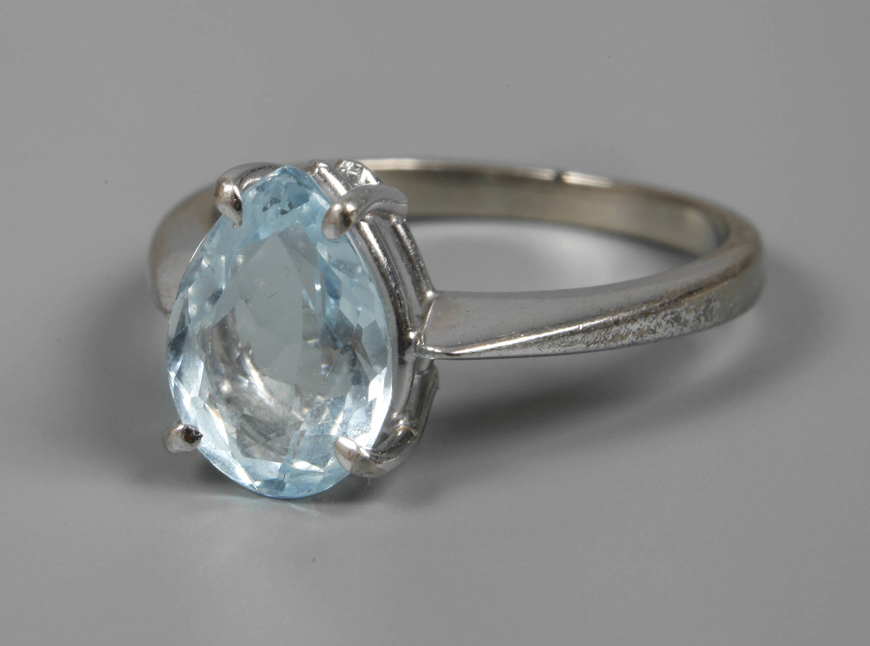 Damenring mit Aquamarin
