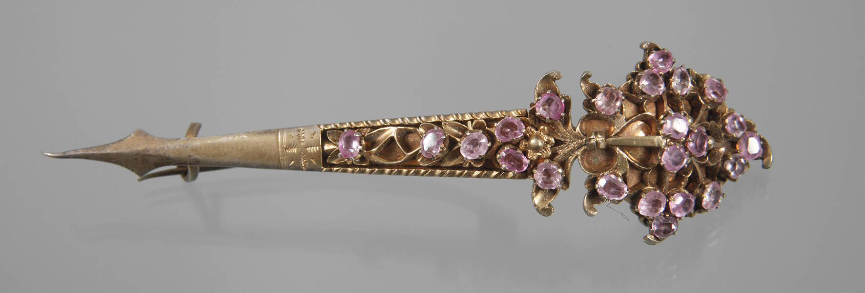 Historismusbrosche mit Amethysten