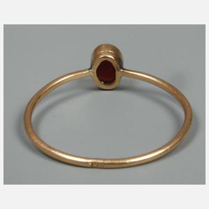 Damenring mit Granat