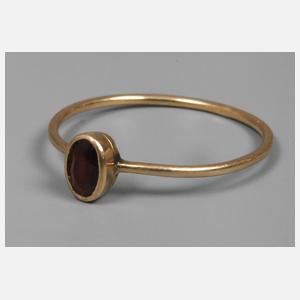 Damenring mit Granat