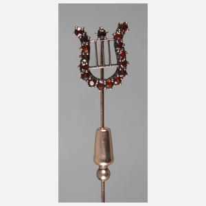 Reversnadel mit Granat