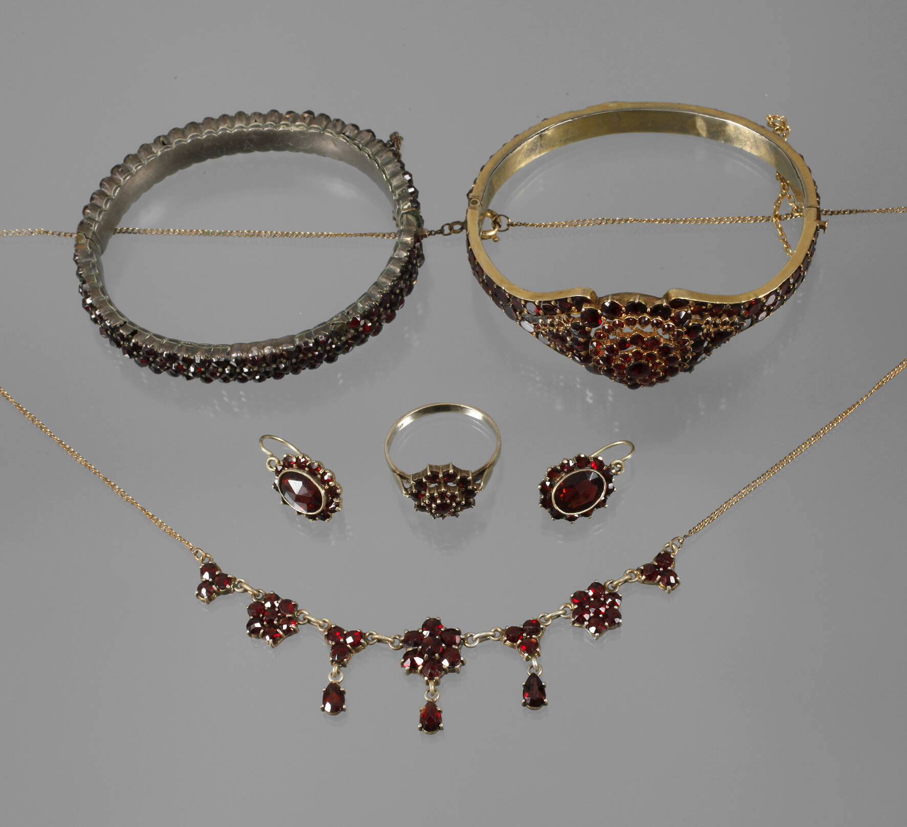 Konvolut Granatschmuck