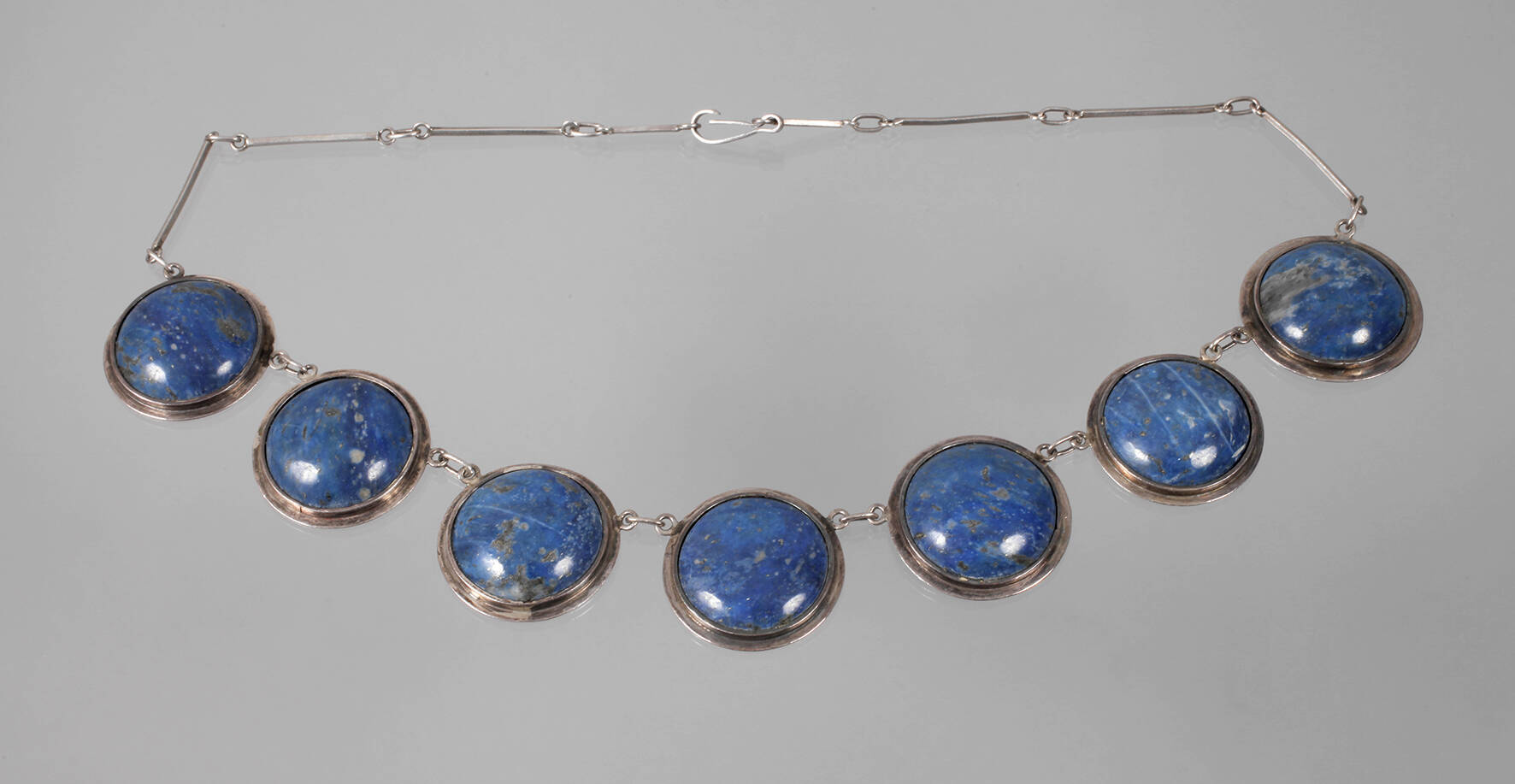 Collier mit Lapislazuli
