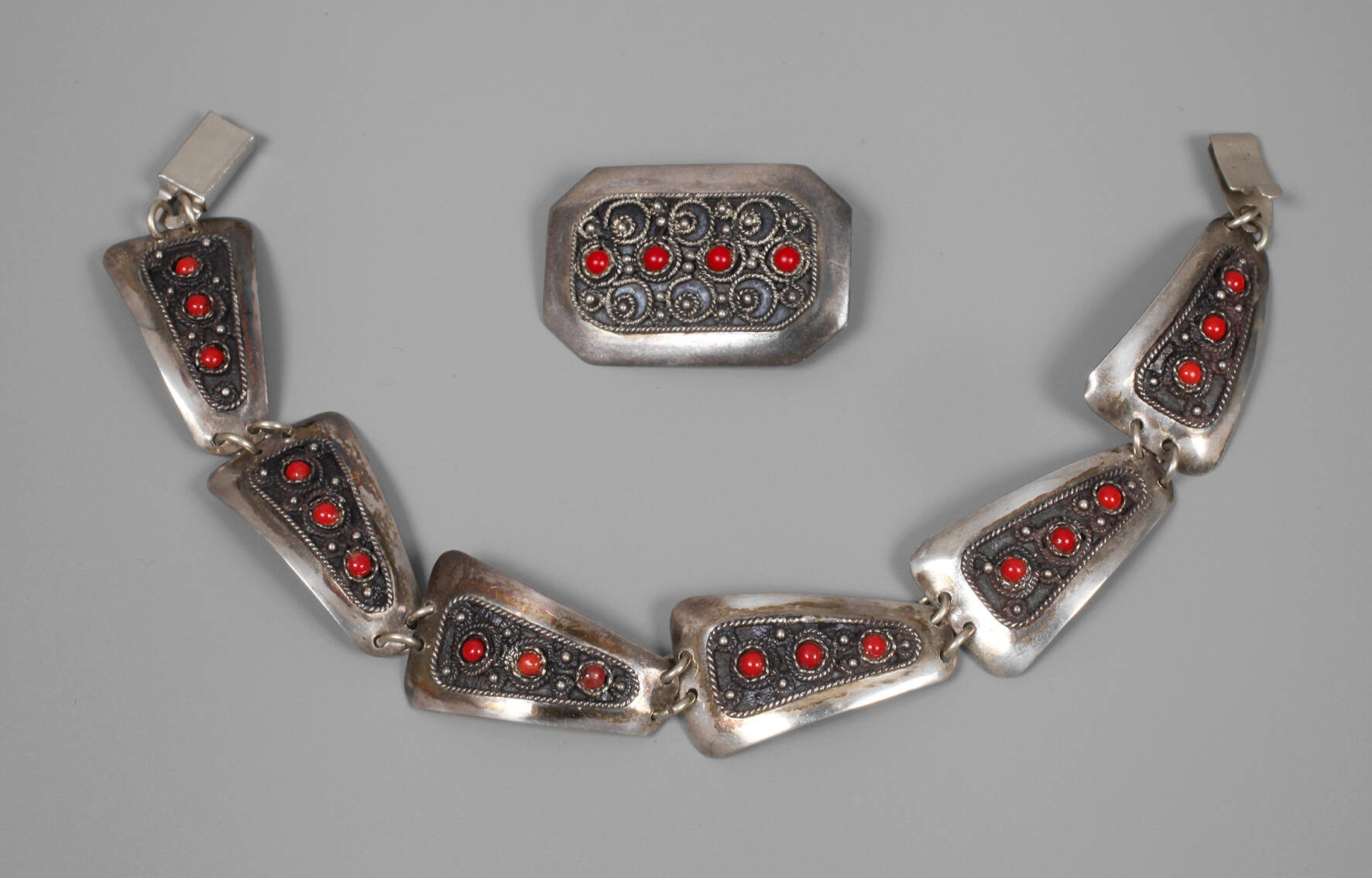 Schmuckset mit Korallen