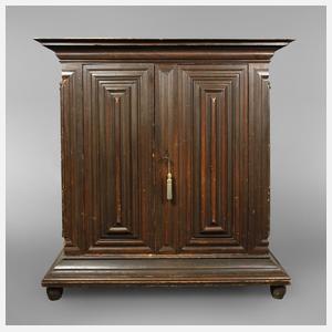 Barocker Nasenschrank