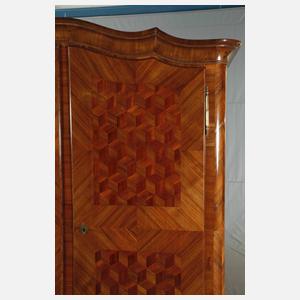 Großer Dielenschrank