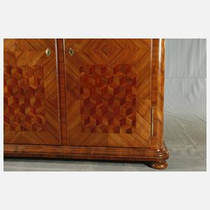 Großer Dielenschrank